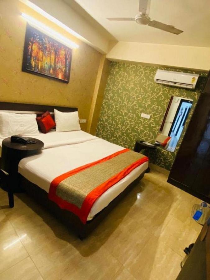 Hotel Airport Gulshan Deluxe Palace New Delhi
